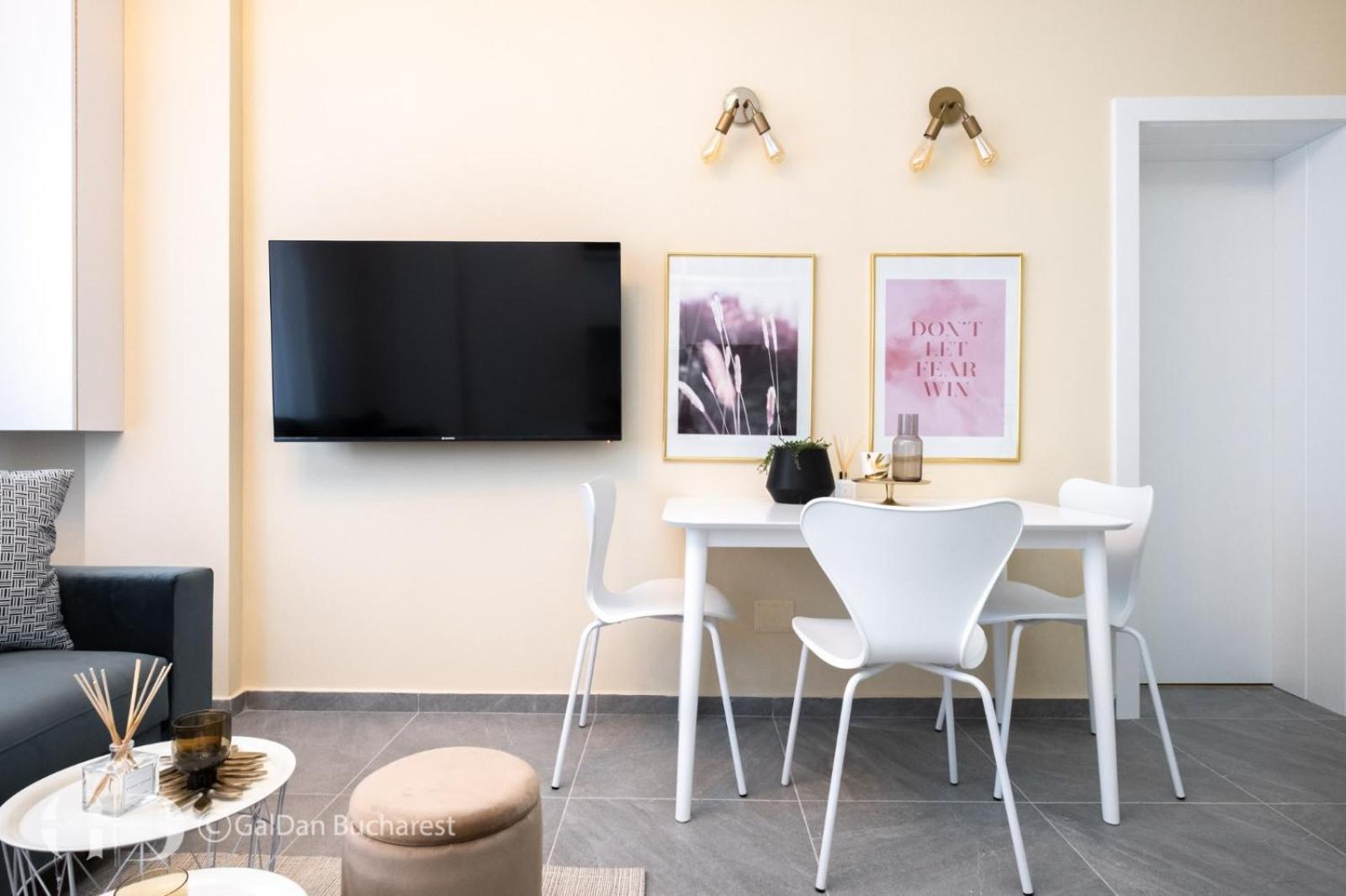 The Loft Luxury Apartments-Near The Park In The City Center Bukarest Eksteriør billede