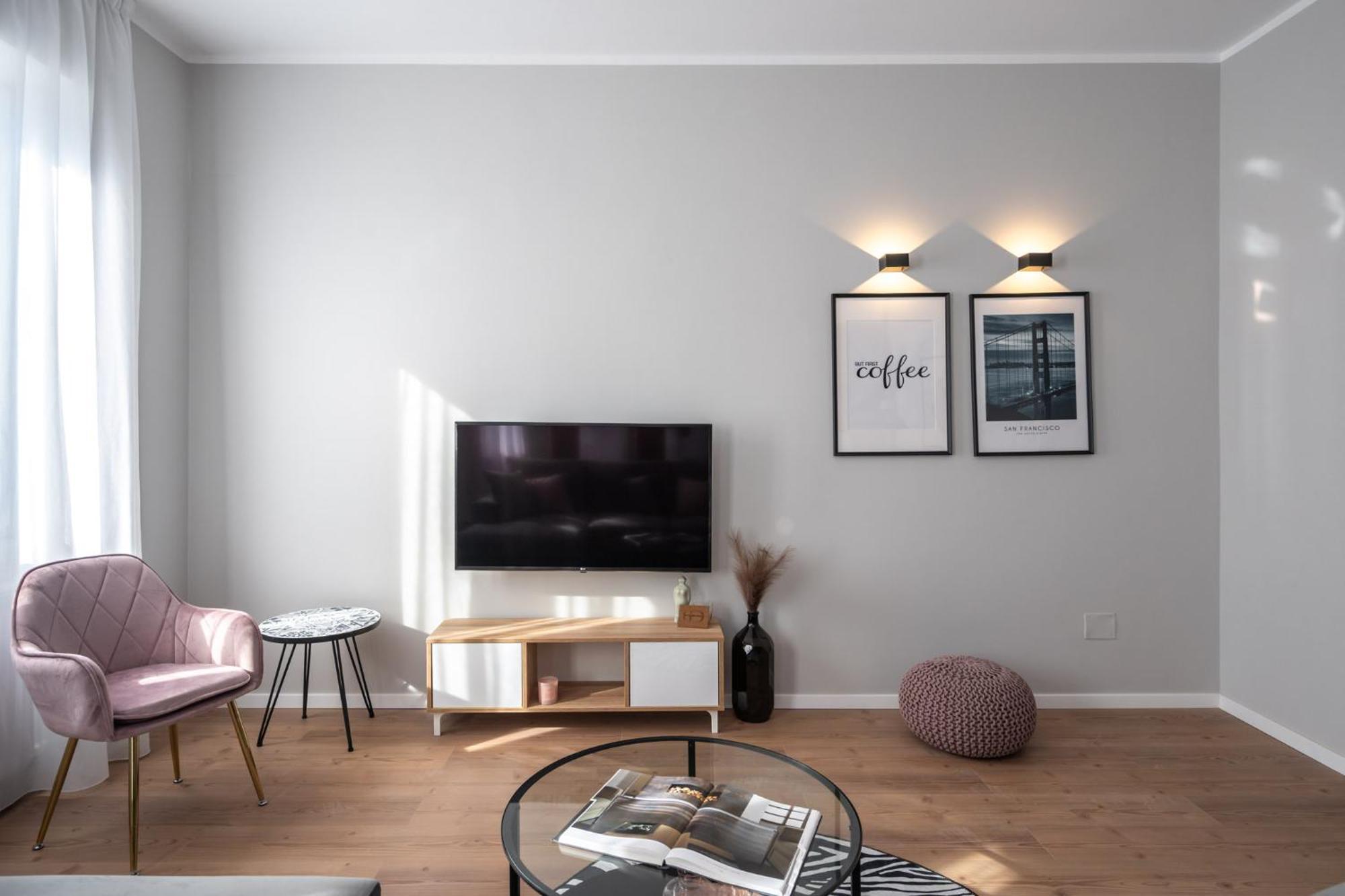The Loft Luxury Apartments-Near The Park In The City Center Bukarest Eksteriør billede
