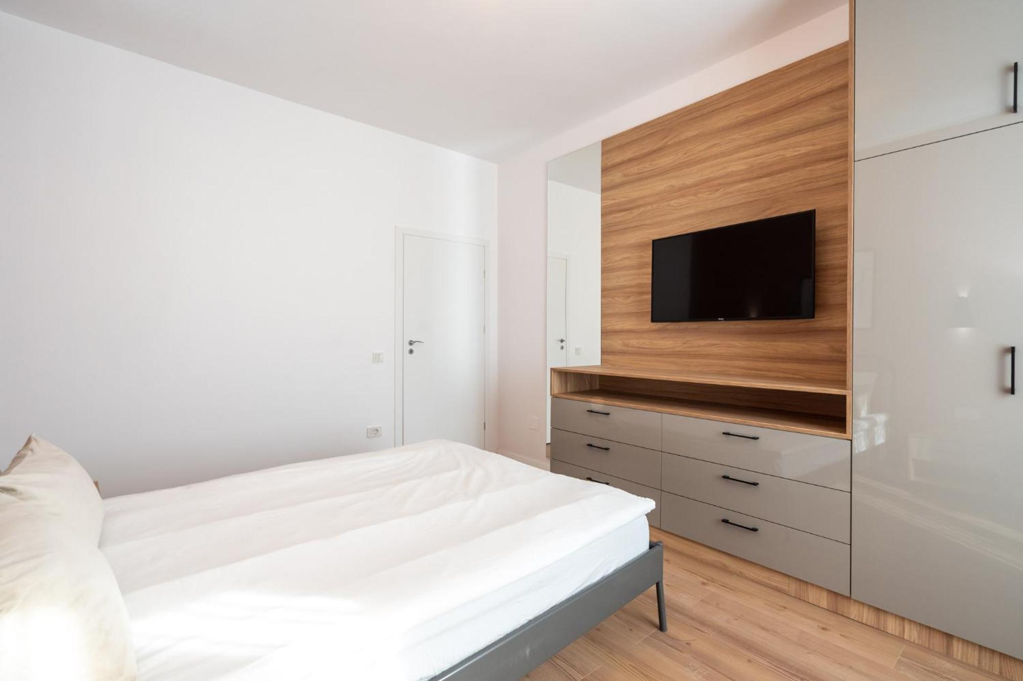 The Loft Luxury Apartments-Near The Park In The City Center Bukarest Eksteriør billede