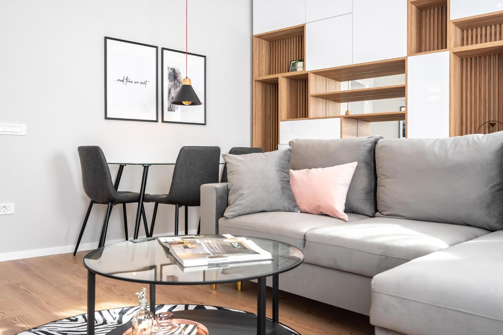 The Loft Luxury Apartments-Near The Park In The City Center Bukarest Eksteriør billede